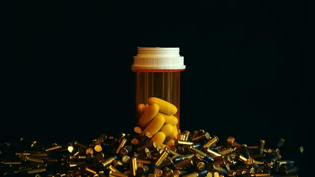 الصورة الرئيسية لمقال: تفسير حلم أكل السم في المنام